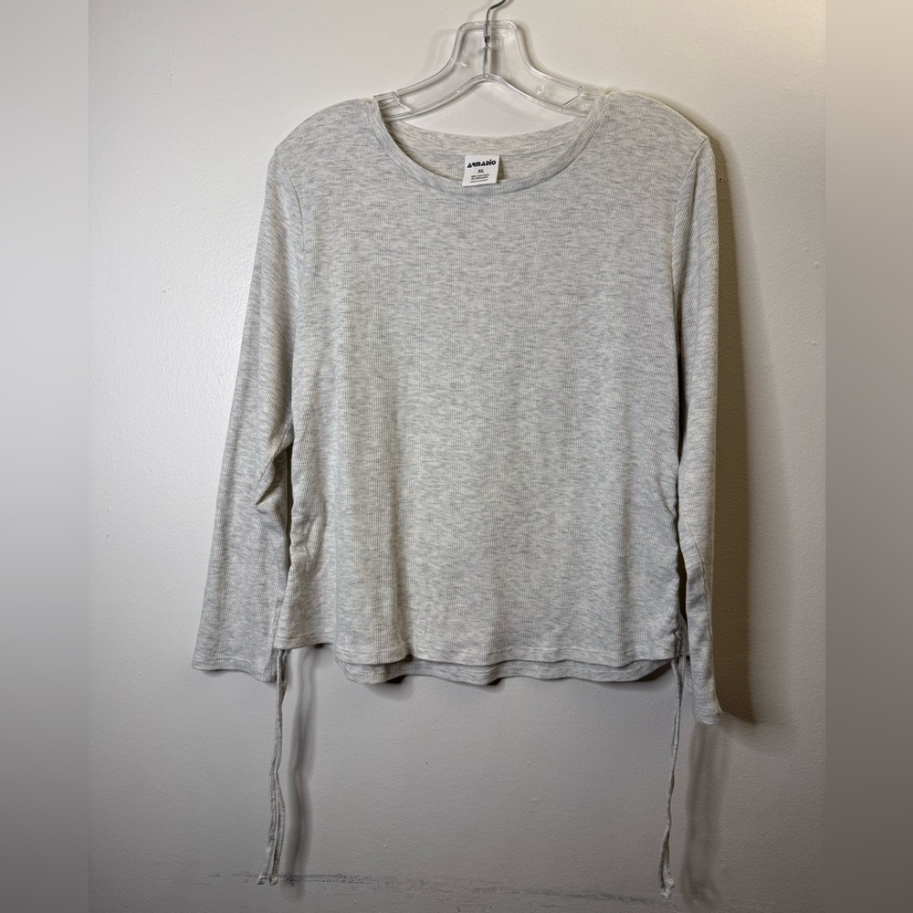Women’s Adjustable Side Scrunch Top